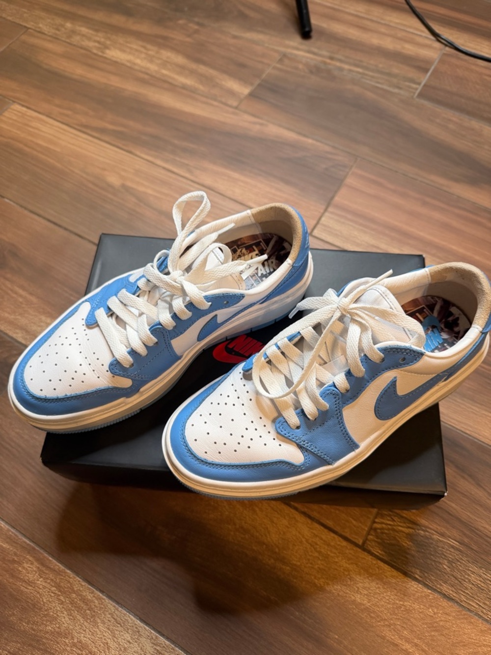 Nike Low-Top Sneakers in White and Light Blue
